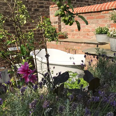 Centre Luxury House With Outdoor Bath And Parking *