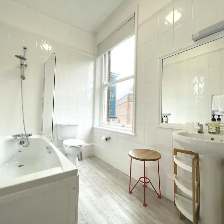 Hébergement de vacances Centre Luxury House With Outdoor Bath And Parking *