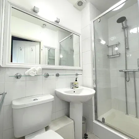 Centre Luxury House With Outdoor Bath And Parking *