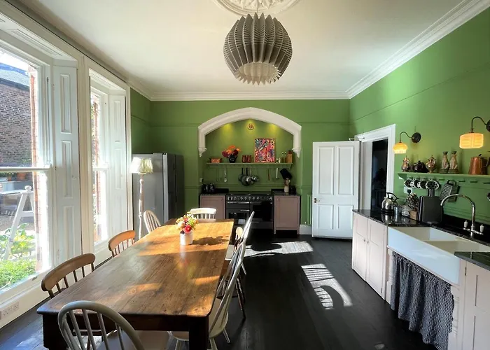 Semesterbostad Centre Luxury House With Outdoor Bath And Parking